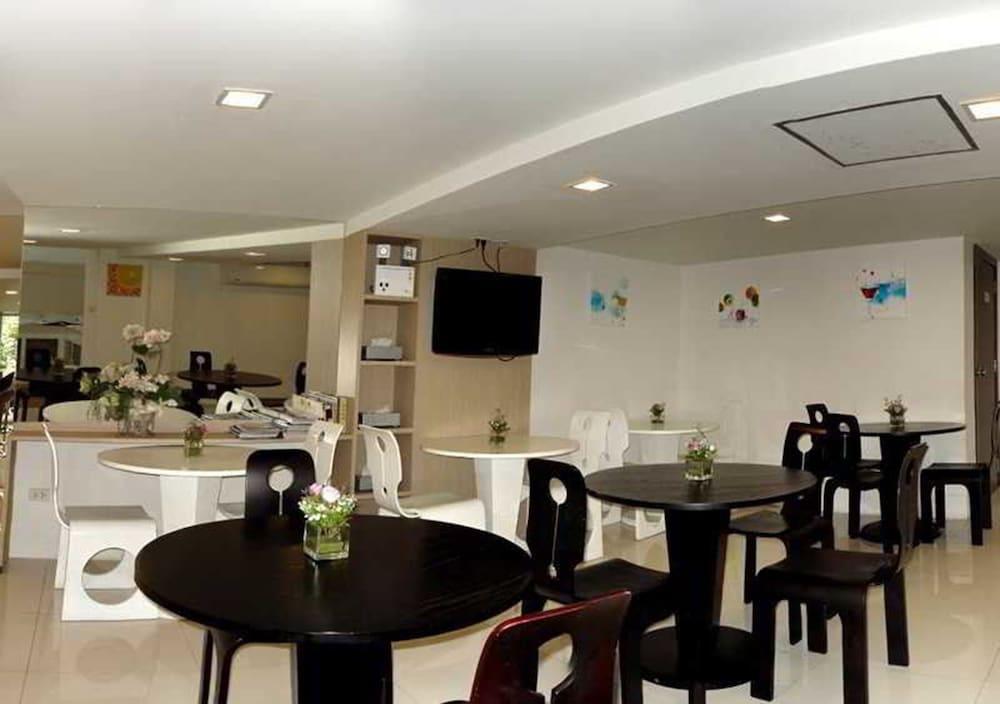 Nantra Silom Hotell Bangkok Eksteriør bilde