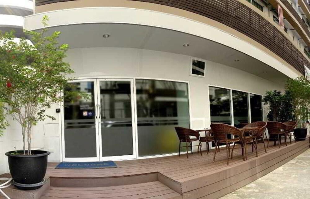Nantra Silom Hotell Bangkok Eksteriør bilde