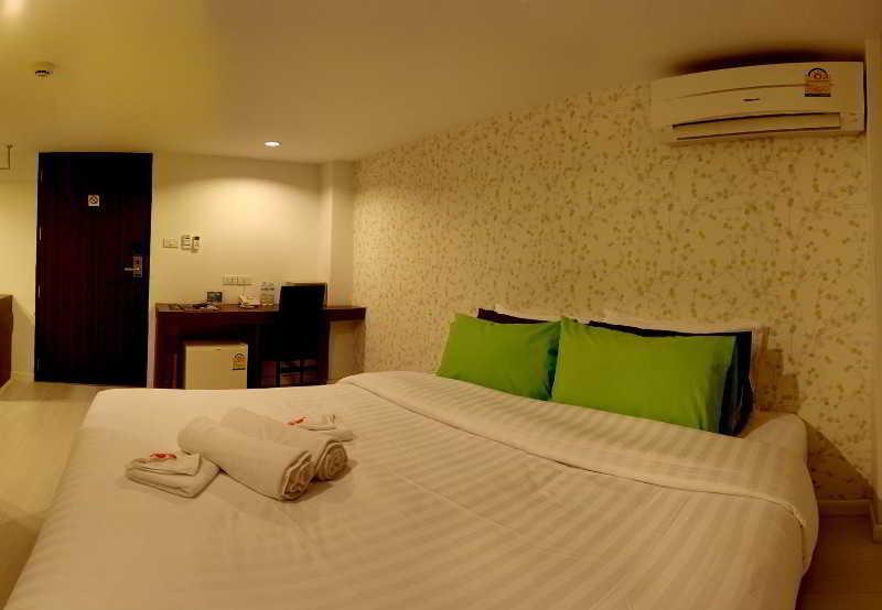 Nantra Silom Hotell Bangkok Eksteriør bilde